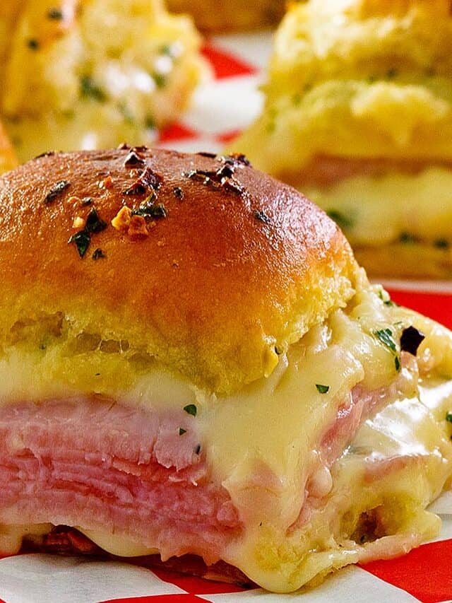 Ham And Cheese Sliders On Hawaiian Rolls